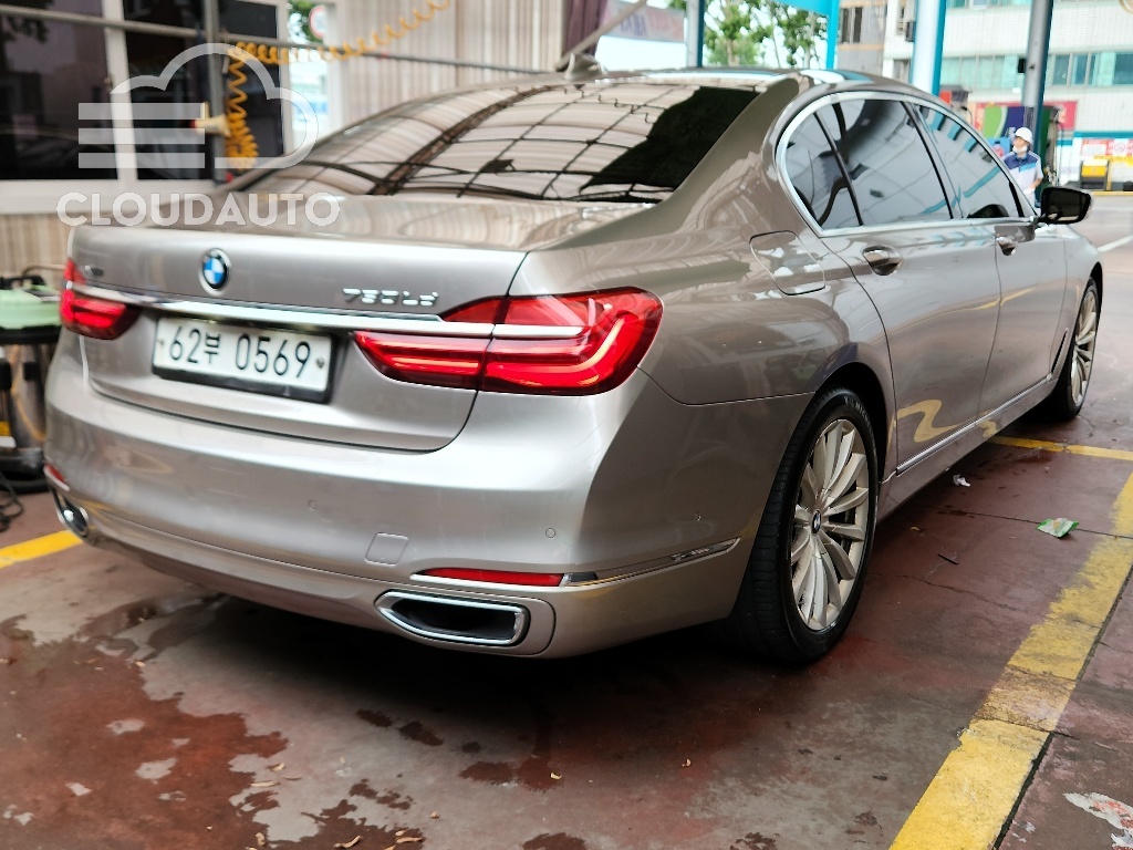 2016 BMW 7 Series 730Ld xDrive - Image 3