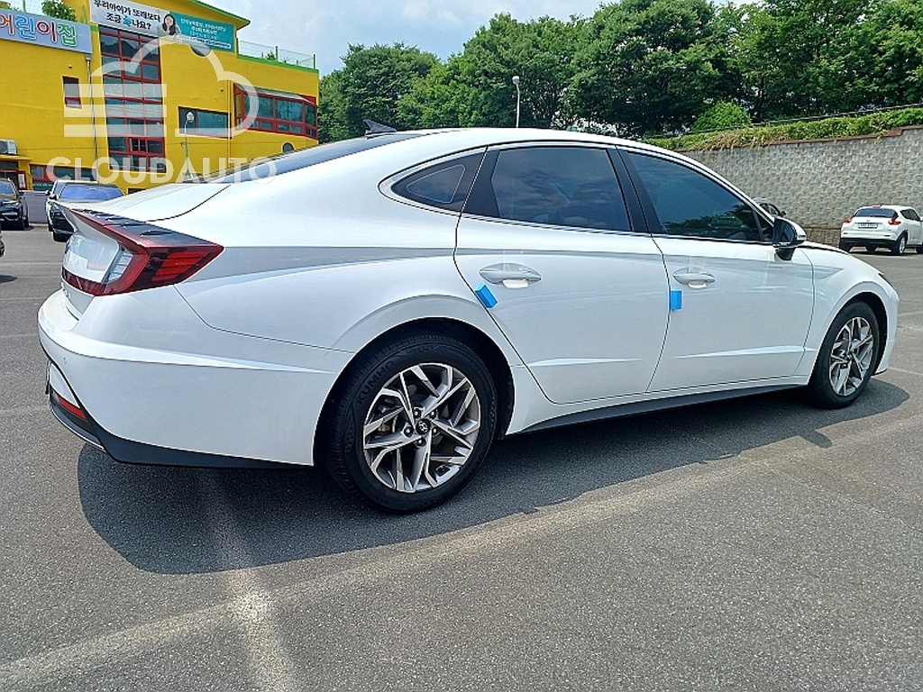 2021 Hyundai Sonata 2.0 - Image 2