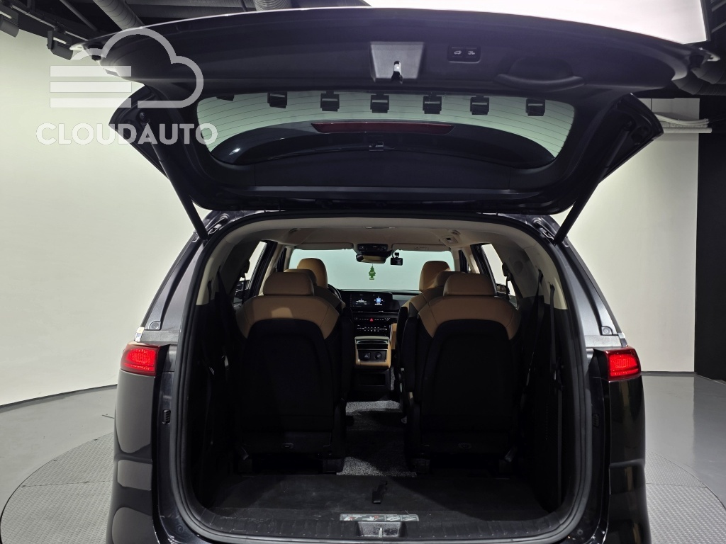 2023 Kia Carnival 9 Signature - Image 18