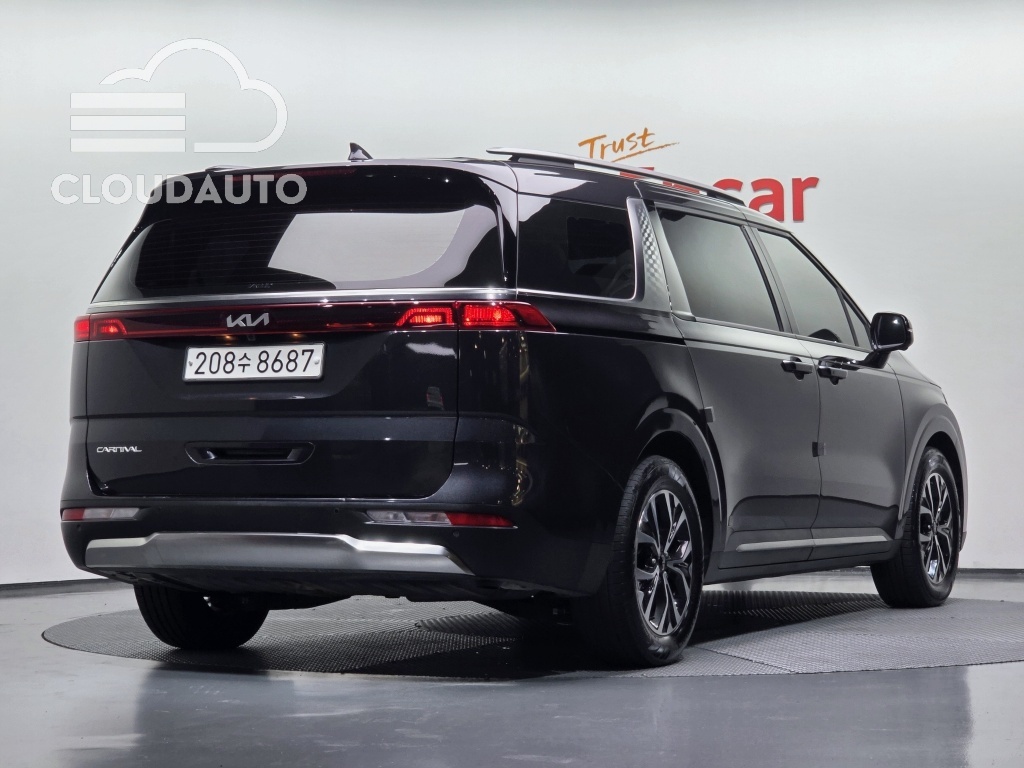2023 Kia Carnival 9 Signature - Image 2