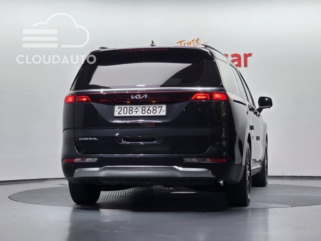 2023 Kia Carnival 9 Signature - Image 4