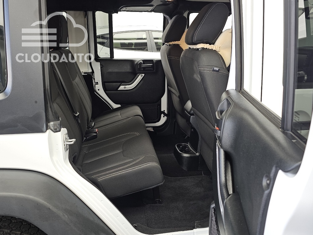 2017 Jeep Wrangler 3.6 4Door - Image 12
