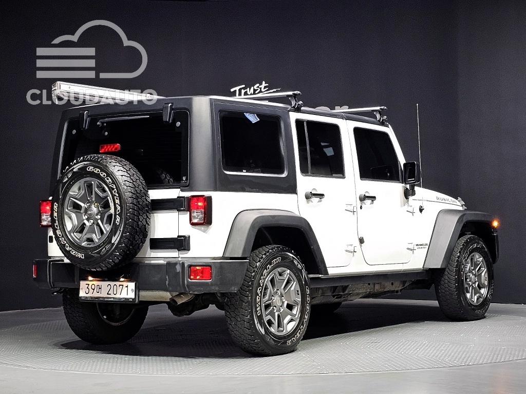 2017 Jeep Wrangler 3.6 4Door - Image 2