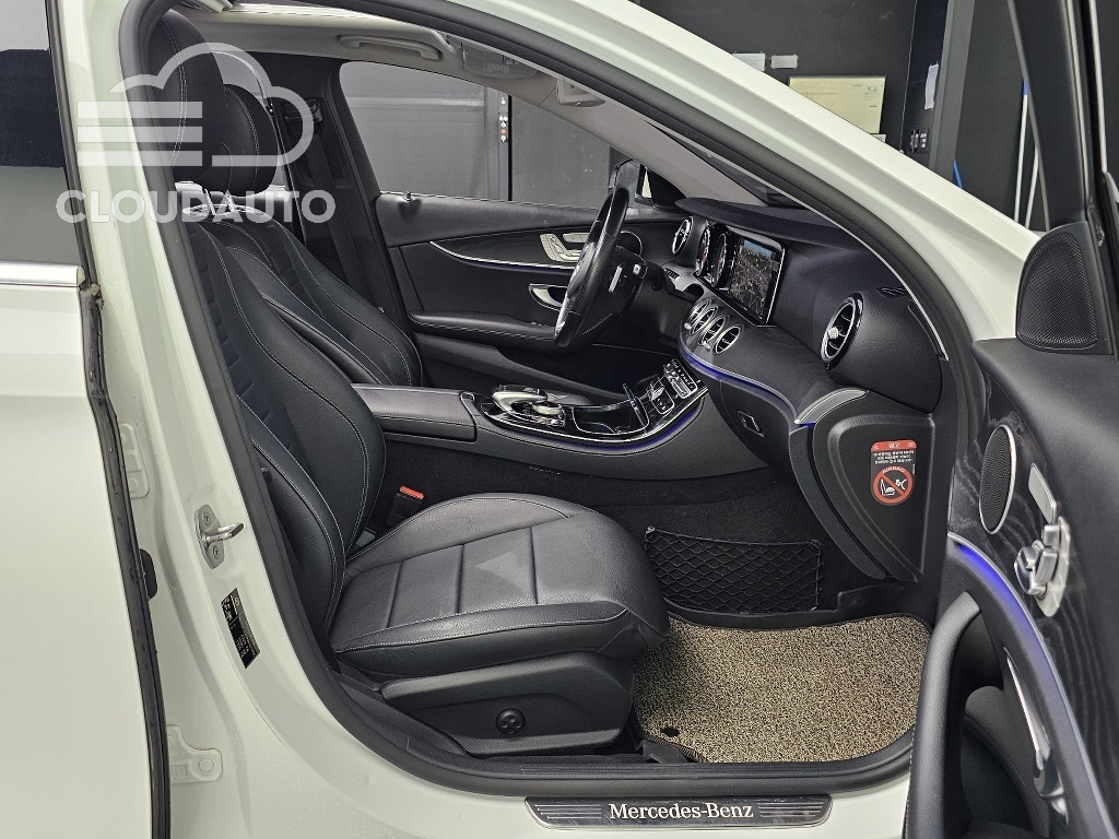 2017 Mercedes-Benz E-Class E220d - Image 12