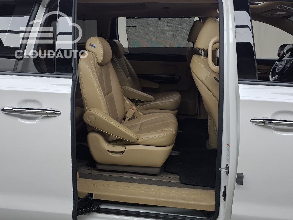 2017 Kia Carnival 9 Noblesse - Image 11