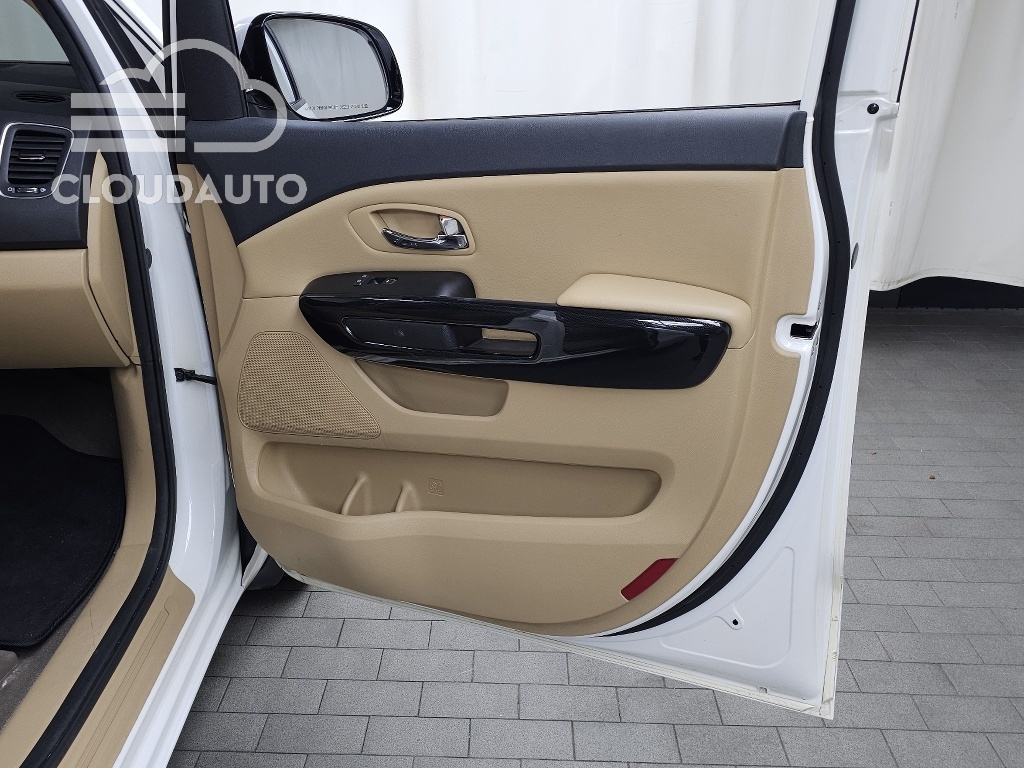 2017 Kia Carnival 9 Noblesse - Image 25