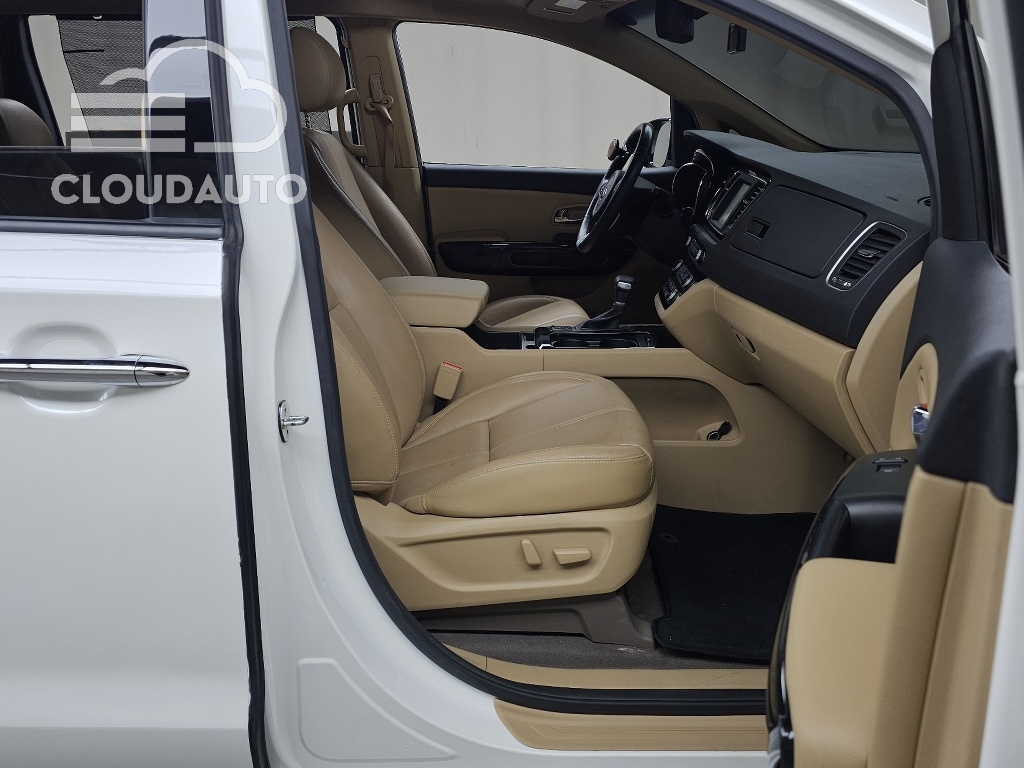 2017 Kia Carnival 9 Noblesse - Image 26