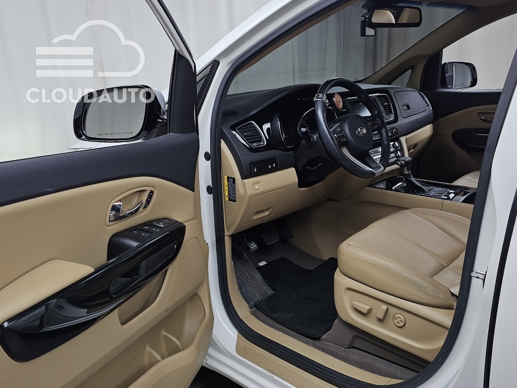 2017 Kia Carnival 9 Noblesse - Image 10