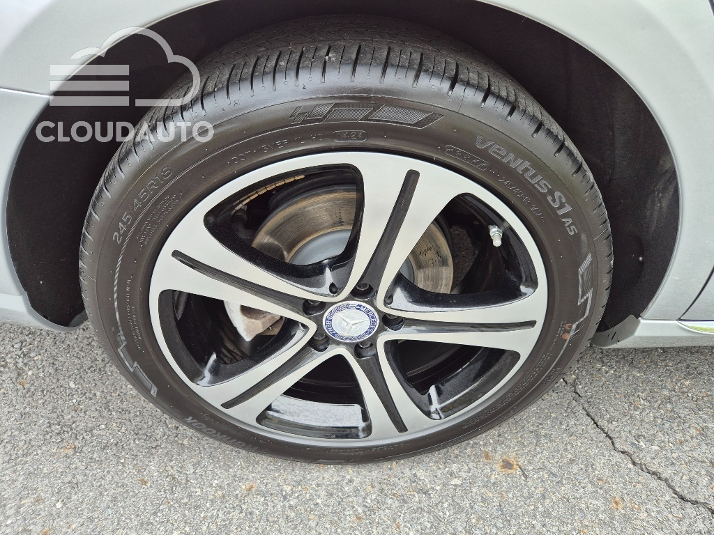 2017 Mercedes-Benz E-Class E220d - Image 15