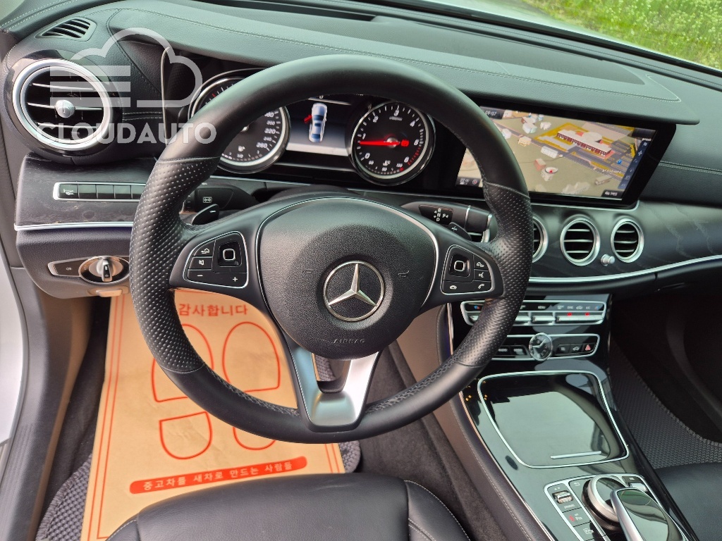 2017 Mercedes-Benz E-Class E220d - Image 20