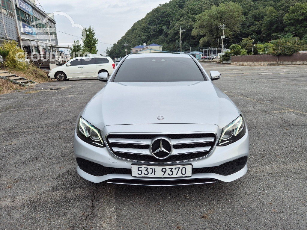 2017 Mercedes-Benz E-Class E220d - Image 3