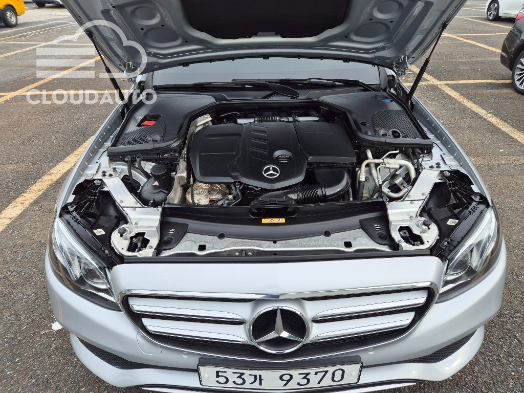 2017 Mercedes-Benz E-Class E220d - Image 6