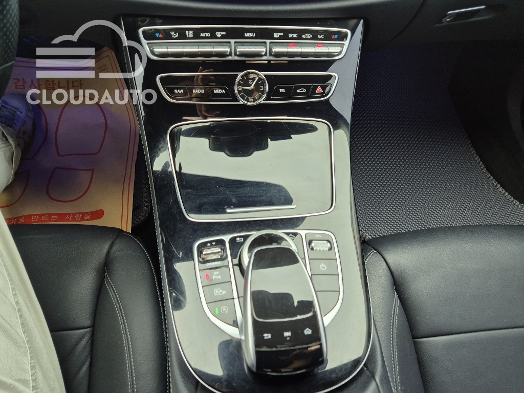 2017 Mercedes-Benz E-Class E220d - Image 9