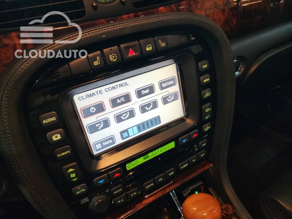 2006 Jaguar XJ-6 3.0 - Image 11