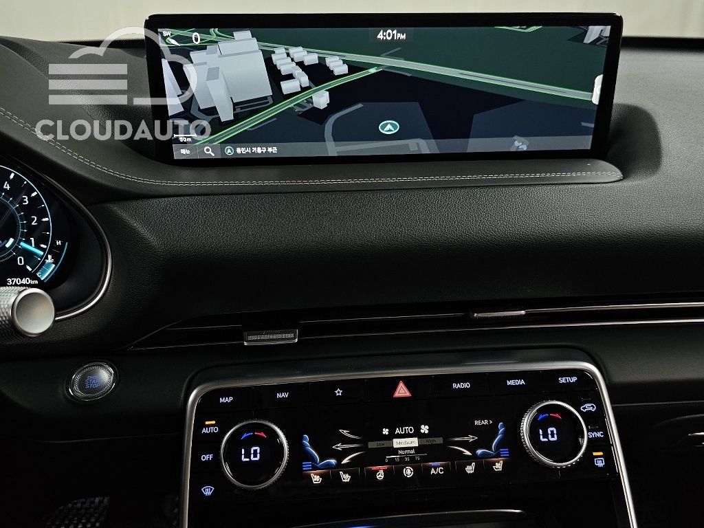 2022 Genesis GV80 2.5T Gasoline AWD - Image 8