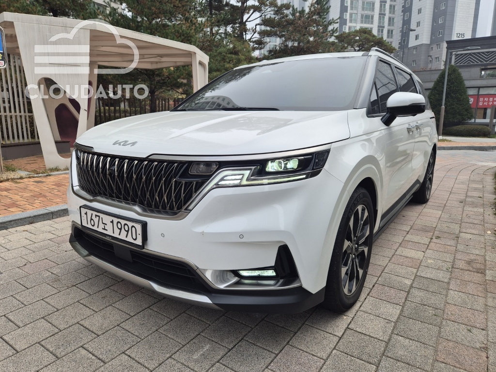 2022 Kia Carnival 9 Signature - Image 2