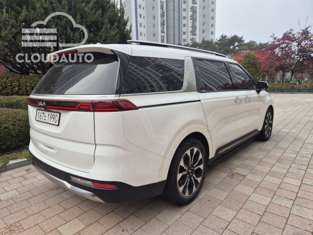 2022 Kia Carnival 9 Signature - Image 4