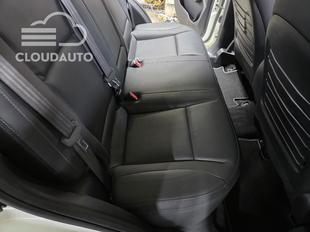 2021 SsangYong Tivoli Gasoline 1.5 2WD - Image 16