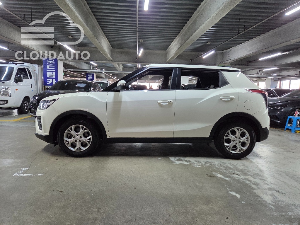2021 SsangYong Tivoli Gasoline 1.5 2WD - Image 20