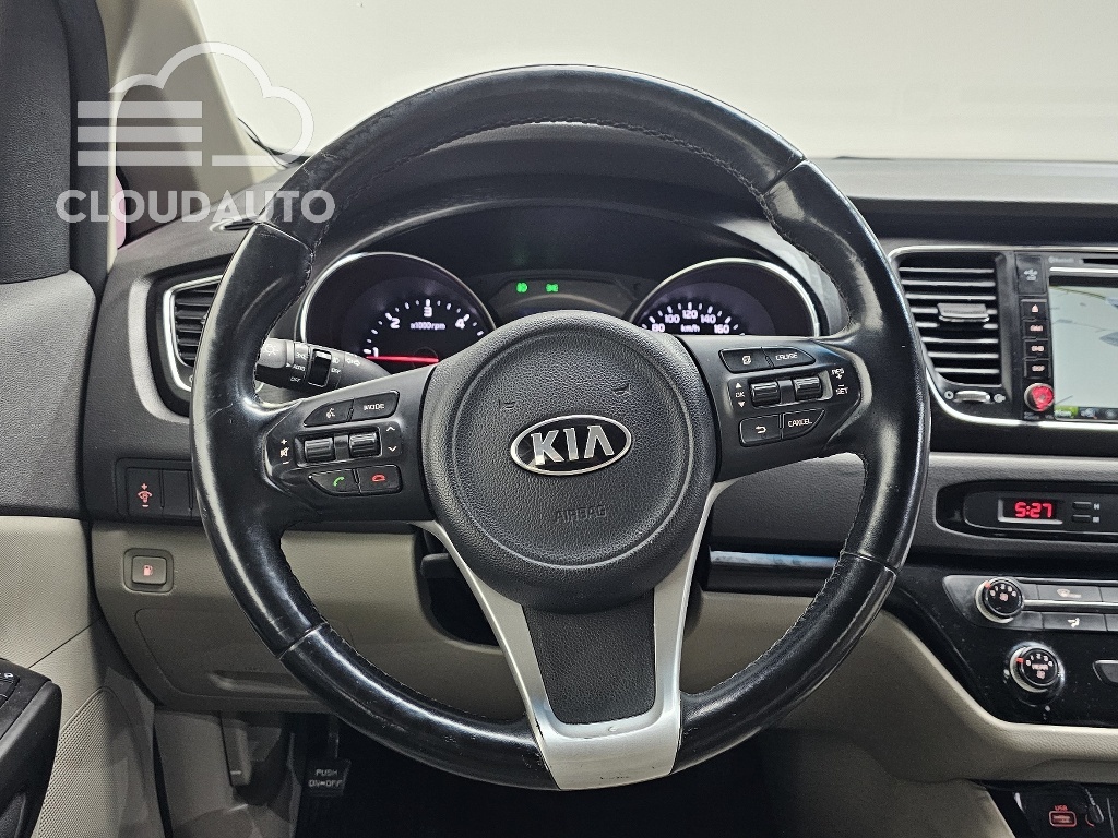 2016 Kia Carnival 9 Luxury - Image 13