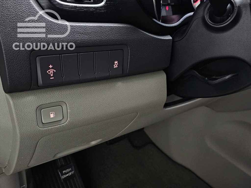 2016 Kia Carnival 9 Luxury - Image 14