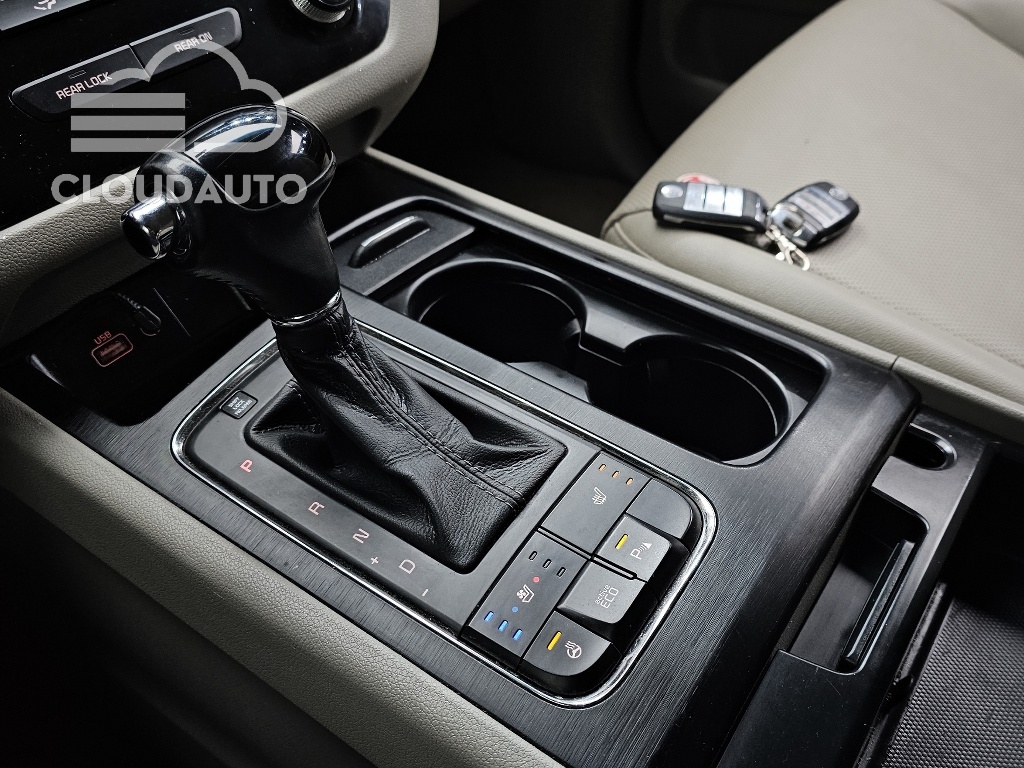2016 Kia Carnival 9 Luxury - Image 9
