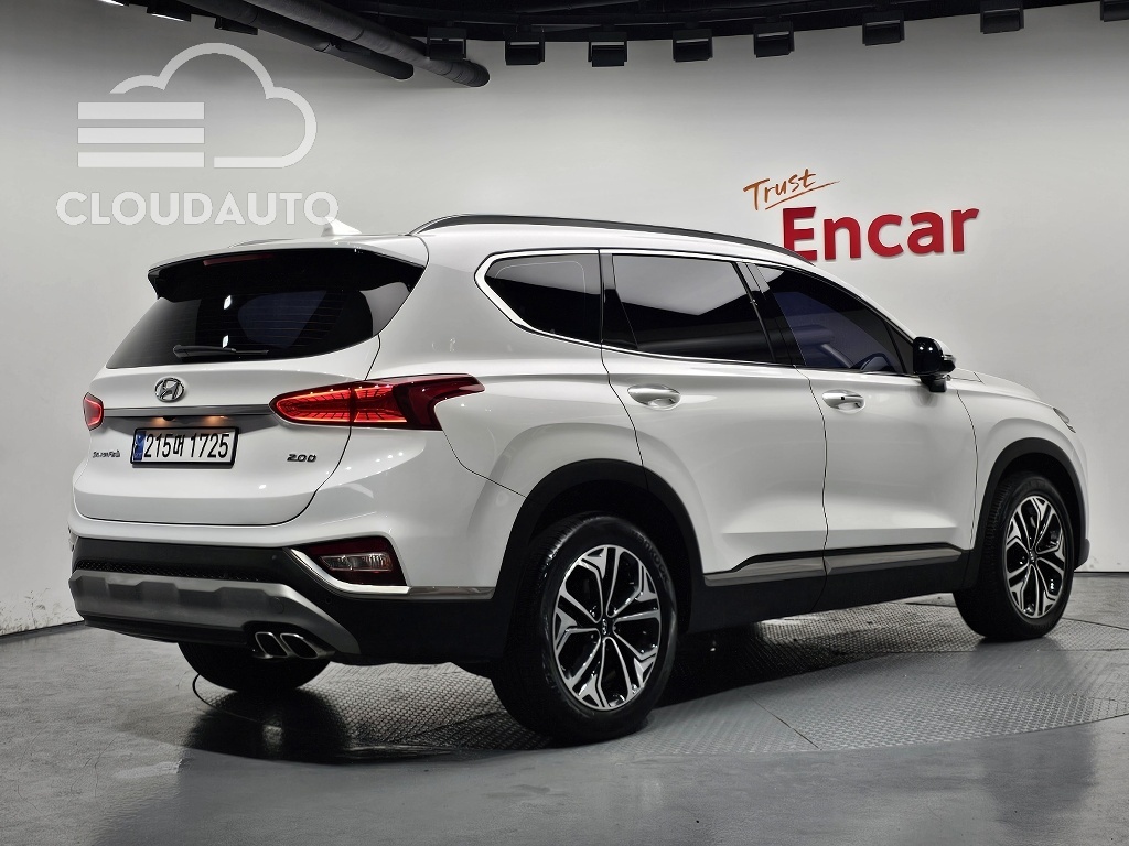 2019 Hyundai Santa Fe Diesel 2.0 2WD - Image 2