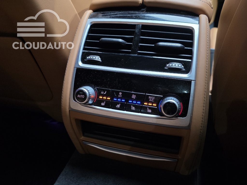 2022 BMW 7 Series 740i M Sports - Image 19