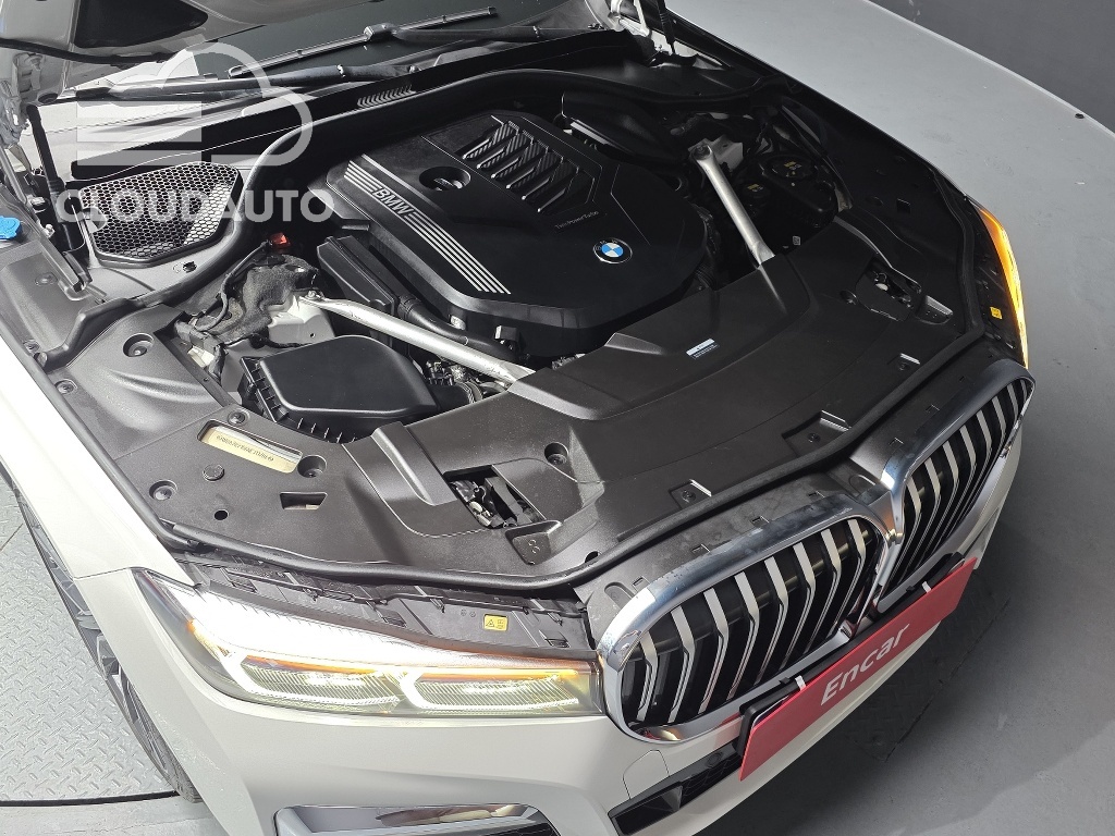 2022 BMW 7 Series 740i M Sports - Image 6