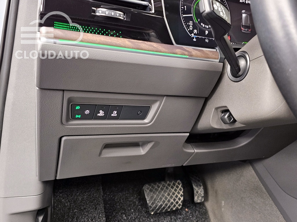 2021 Volkswagen Touareg 3.0 TDI Prestige - Image 16