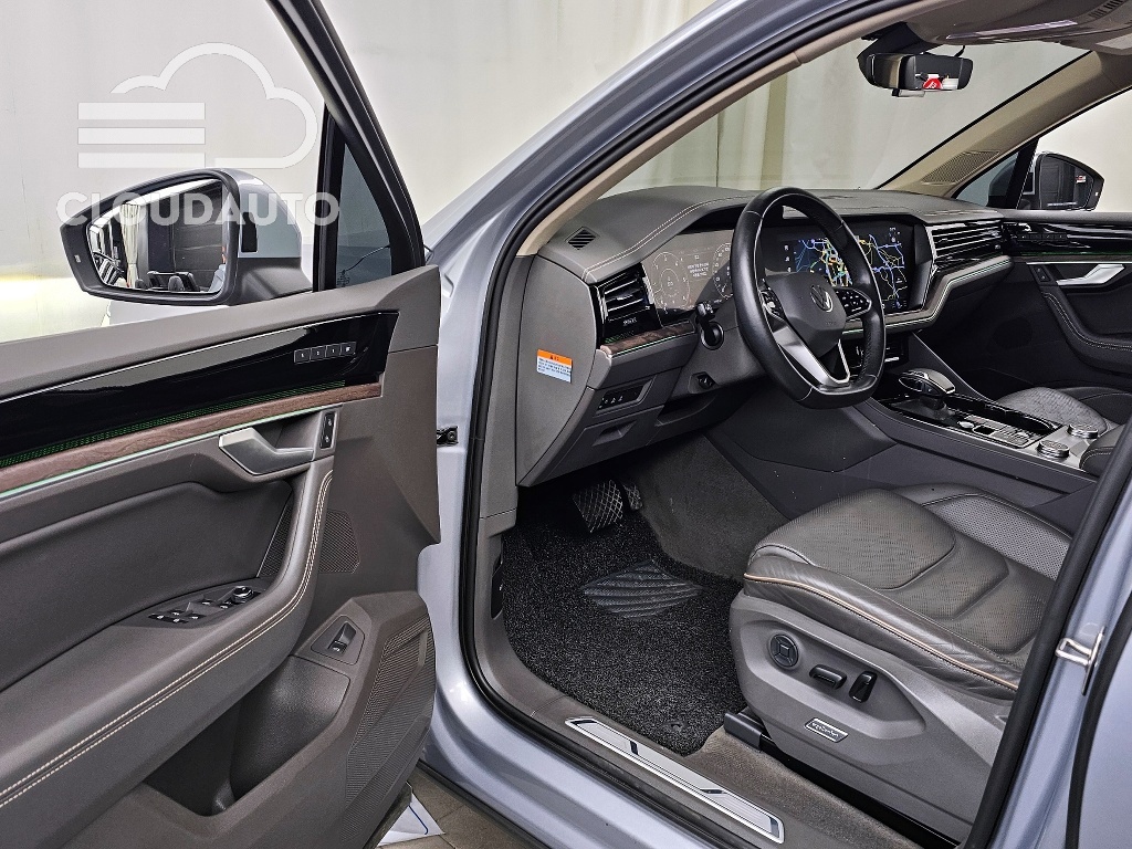 2021 Volkswagen Touareg 3.0 TDI Prestige - Image 10