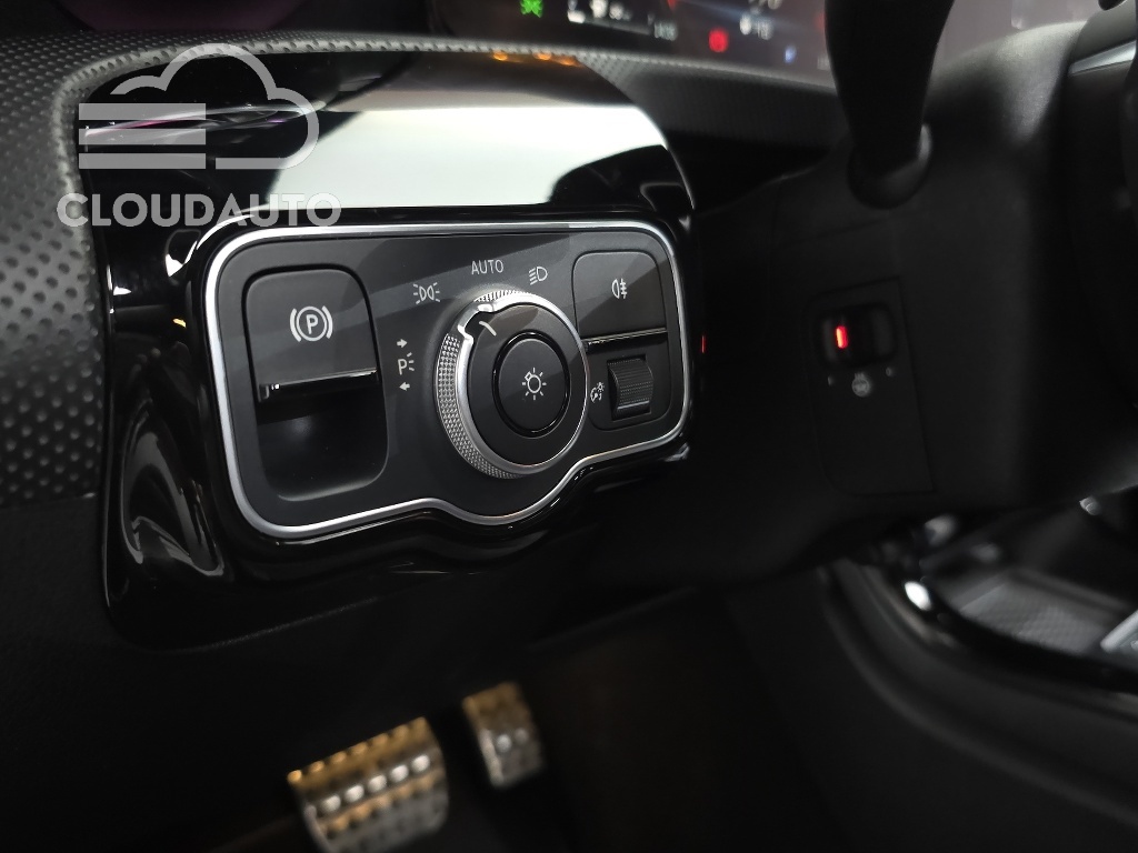 2024 Mercedes-Benz A-Class AMG A35 4MATIC Sedan - Image 19