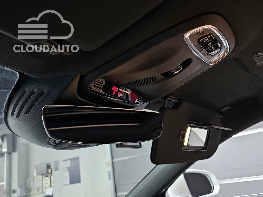 2021 Volvo S90 B6 AWD - Image 16