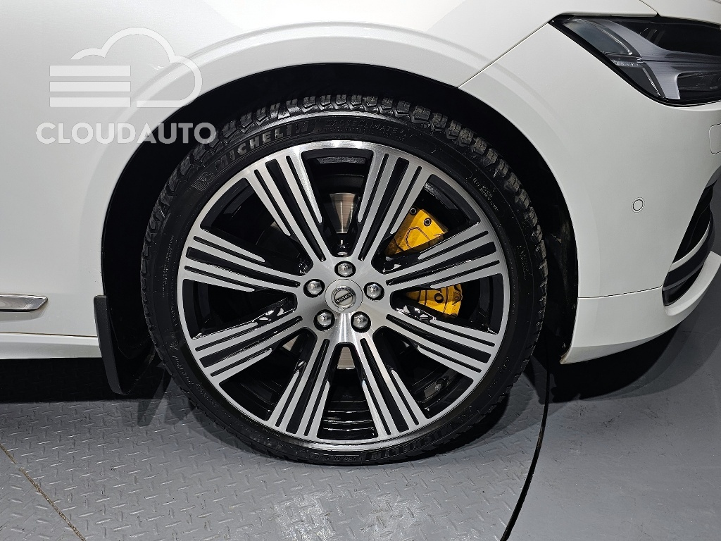 2021 Volvo S90 B6 AWD - Image 5