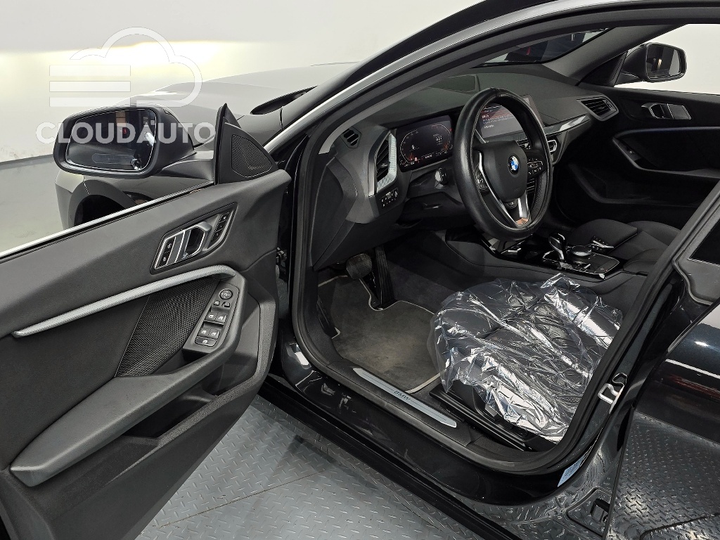 2022 BMW 2 Series Gran Coupe 220i Sport - Image 11