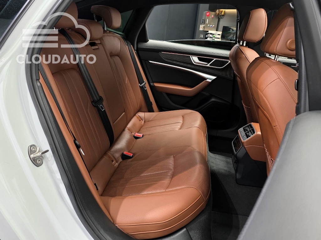 2023 Audi A6 45 TFSI Premium - Image 12