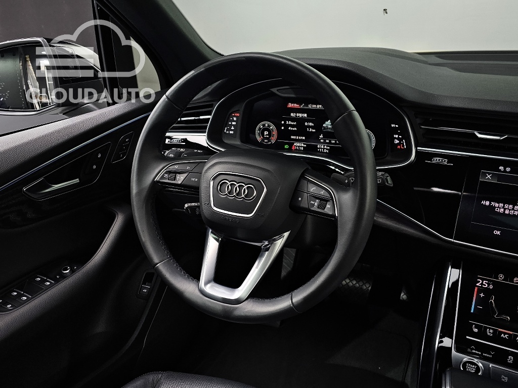 2022 Audi Q7 45 TDI Premium - Image 13