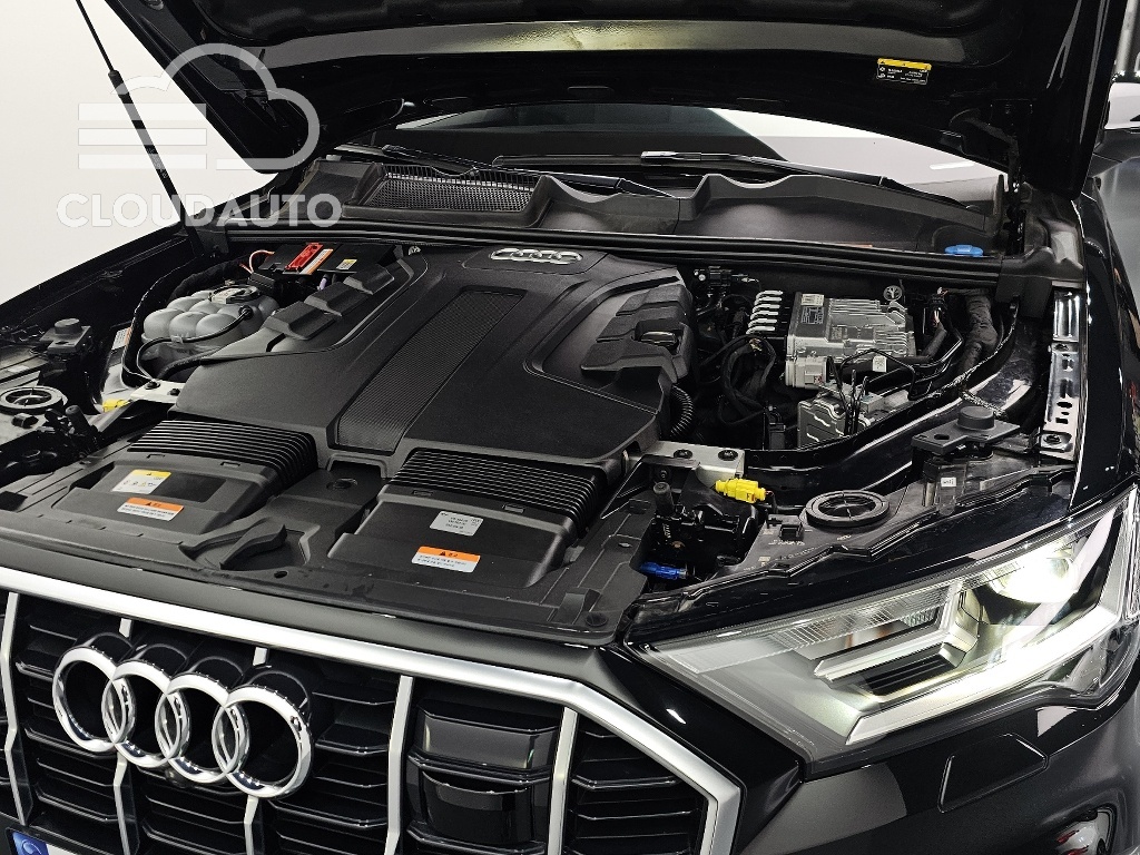 2022 Audi Q7 45 TDI Premium - Image 6