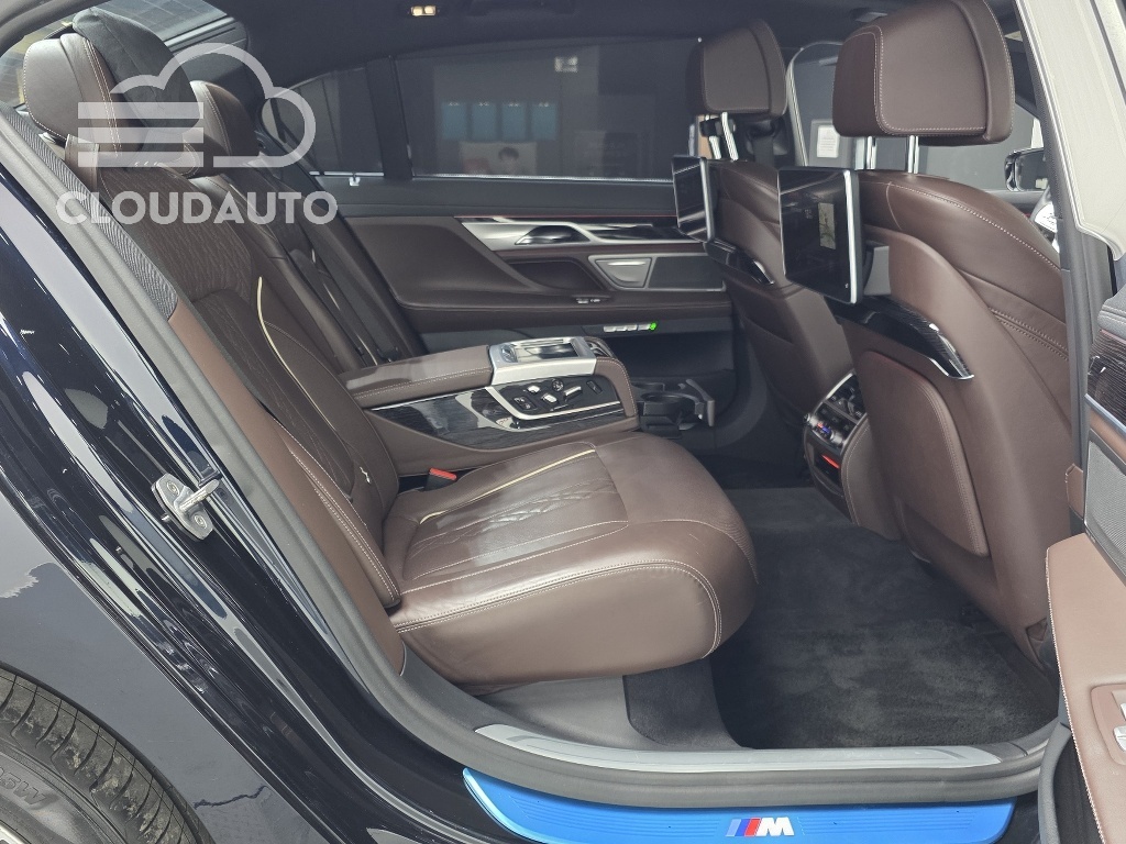 2018 BMW 7 Series 730Ld xDrive M Sports - Image 11