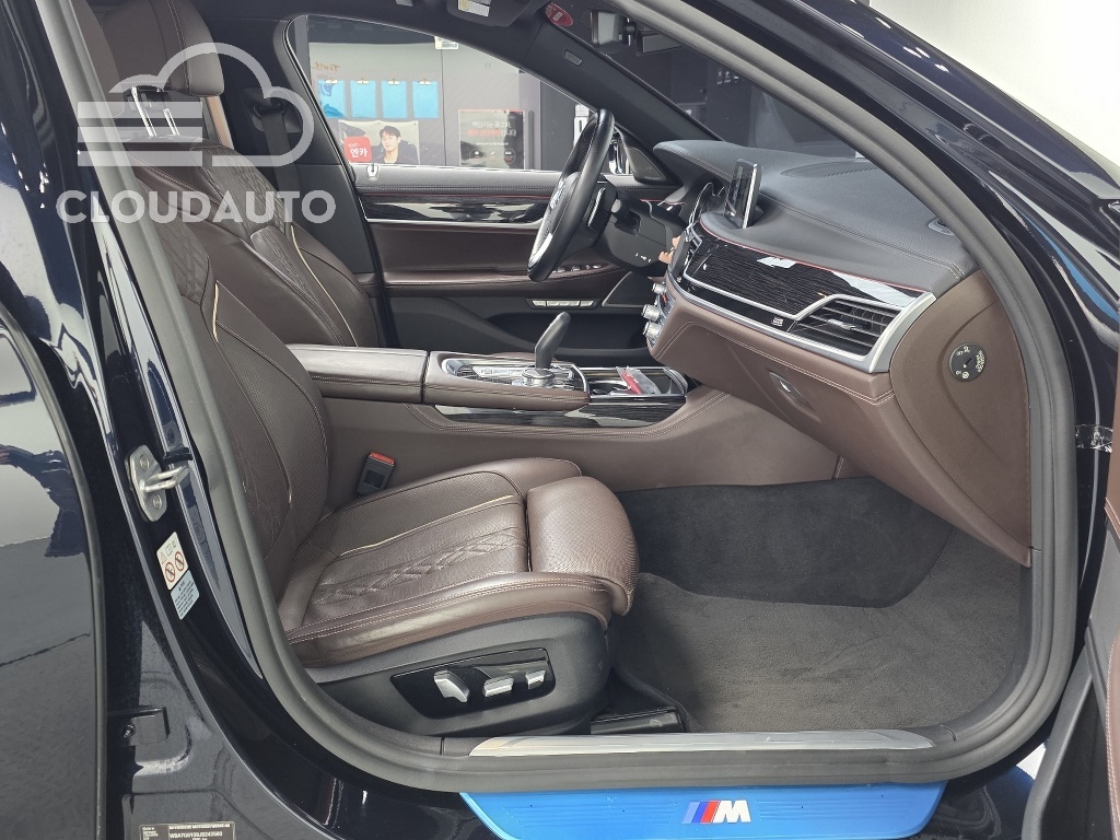 2018 BMW 7 Series 730Ld xDrive M Sports - Image 12