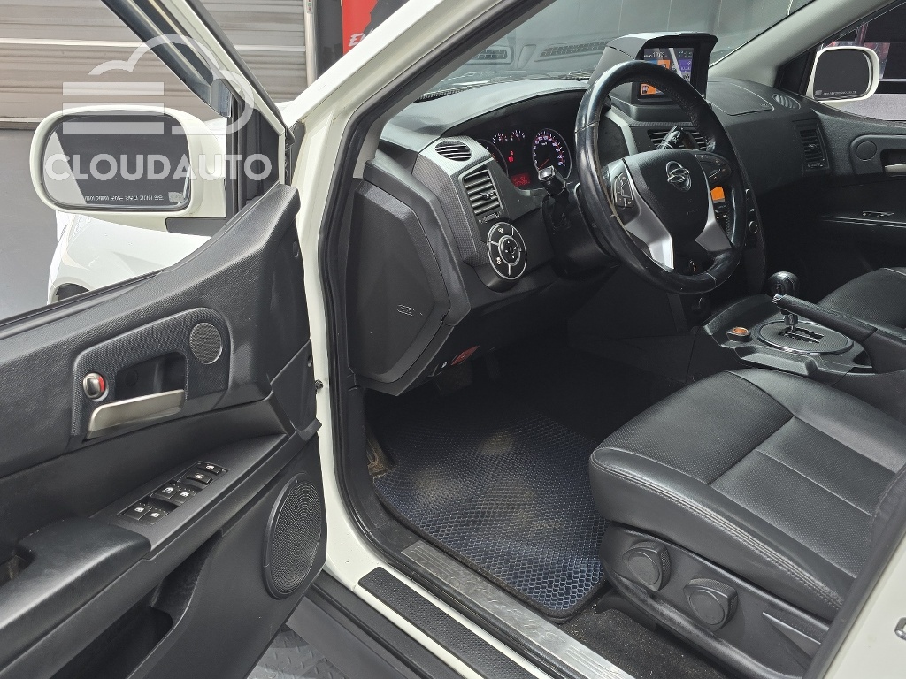 2015 SsangYong Korando Sports CX7 4WD - Image 11
