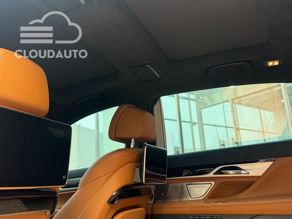2021 BMW 7 Series 740Li xDrive M Sports - Image 11