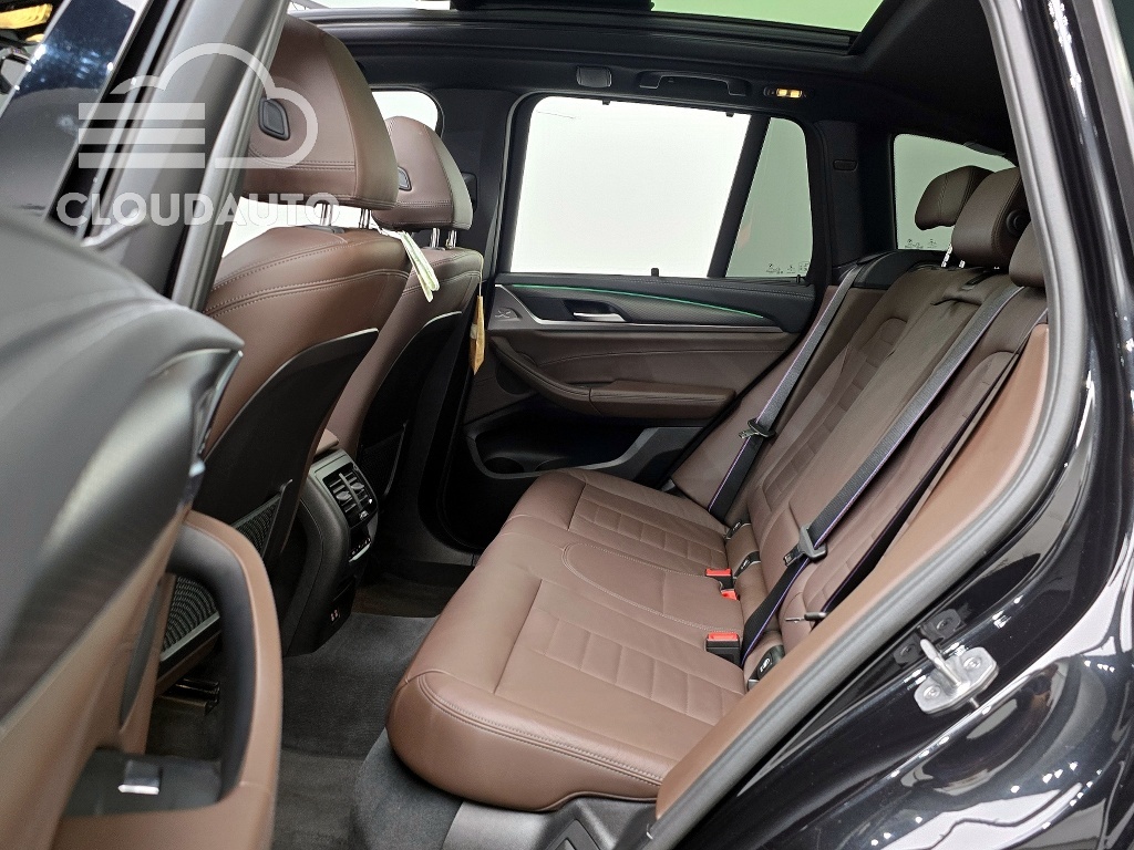 2023 BMW X3 xDrive 20i M Sports - Image 13