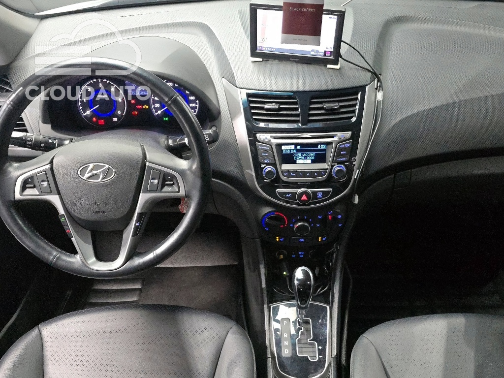 2016 Hyundai Accent Diesel 1.6 VGT Modern - Image 7