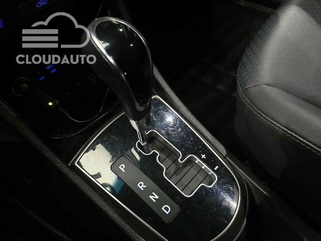 2016 Hyundai Accent Diesel 1.6 VGT Modern - Image 9