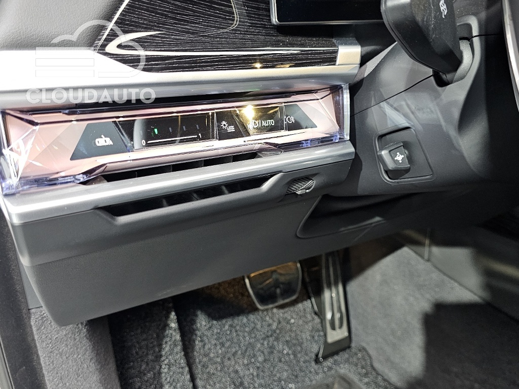 2025 BMW 7 Series 740d xDrive M Sports - Image 25