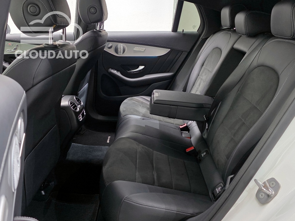 2019 Mercedes-Benz GLC GLC300 4MATIC AMG Line Coupe - Image 12
