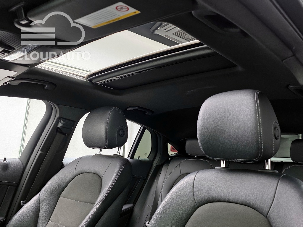 2019 Mercedes-Benz GLC GLC300 4MATIC AMG Line Coupe - Image 19
