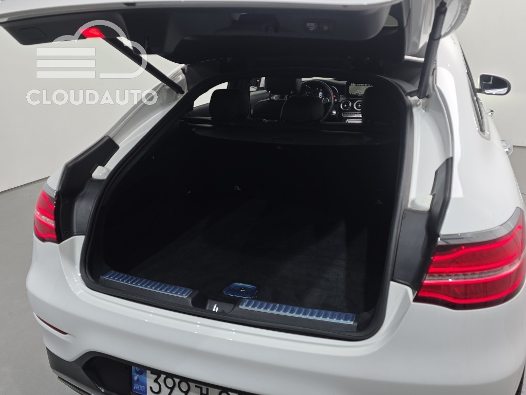2019 Mercedes-Benz GLC GLC300 4MATIC AMG Line Coupe - Image 20