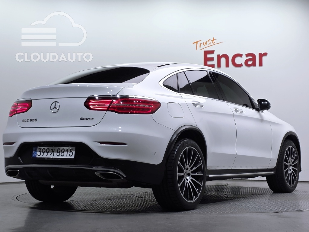 2019 Mercedes-Benz GLC GLC300 4MATIC AMG Line Coupe - Image 2